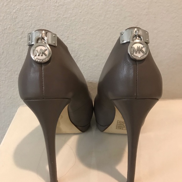 Michael Kors heels - Picture 3 of 4